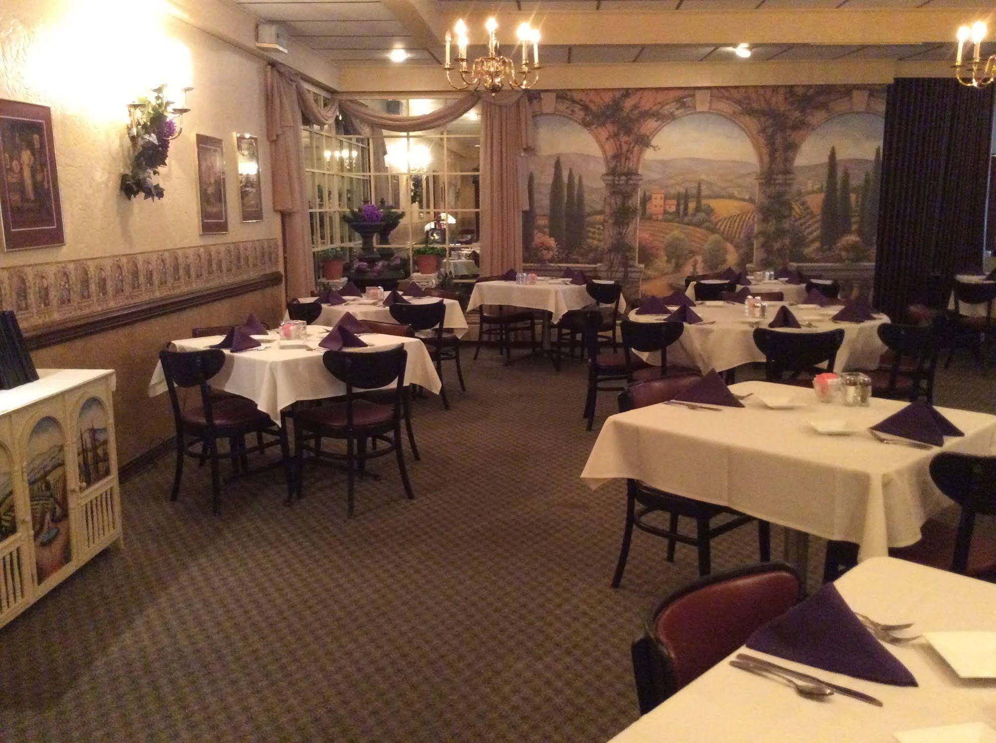 The Royal Inn Ridgway Exterior photo